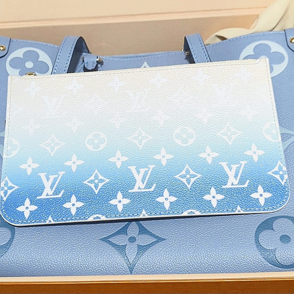 Rare Louis Vuitton Limited Edition ByThePool Large POCHETTE Summer Blue